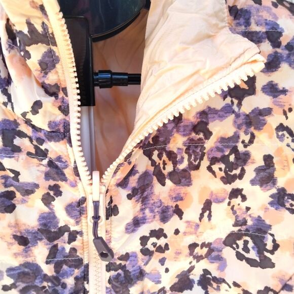 Mountain Hardwear Women's Light Puffer Jacket Coat MEDIUM - Picture 2 of 11